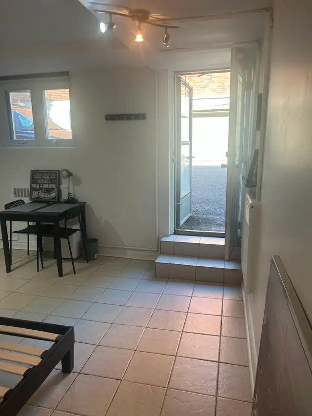 U d M,  HEC Chambre in Room Rentals & Roommates in City of Montréal - Image 9