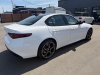 All vehicles come with a full vehicle History Report, ask to see it! 2022 Alfa Romeo Julia Veloce al... (image 8)