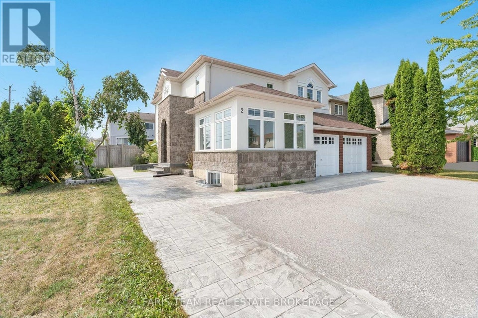 2 VANESSA DRIVE Orillia, Ontario 3