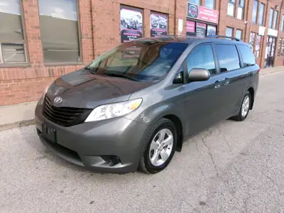 2014 TOYOTA SIENNA! (416)-675-6061 - NEW ARRIVAL! LOCAL ONTARIO CLEAN TITLE VEHICLE! VERY WELL MAINT...