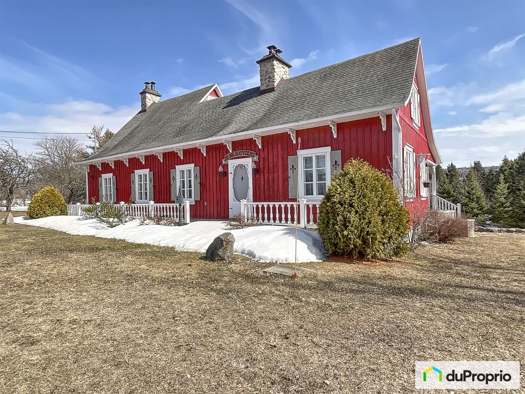 $950,000 - 1 1/2 Storey for sale in Riviere-Du-Loup — photo 1