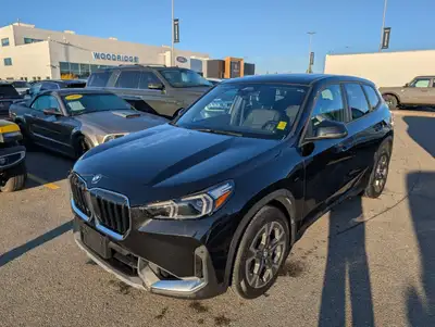 Navigation, Heated Seats, Power Liftgate, Lane Departure Warning, Blind Spot Detection! This 2024 BM...