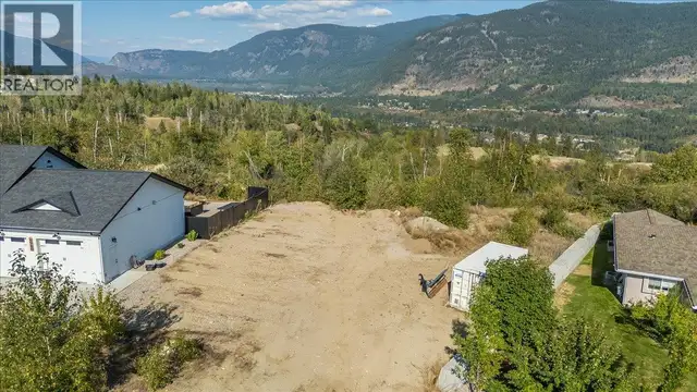 4009 Grandview Drive Castlegar, British Columbia in Land for Sale in Nelson - Image 6
