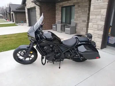 2023 Honda Rebel 1100 Touring (CMX1100TP) Like NEW only 5922 kms original owner. Tall windshield eng...