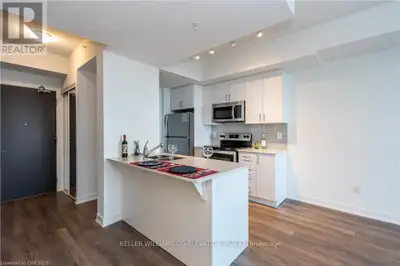 814 - 550 NORTH SERVICE ROAD Grimsby (Grimsby Beach), Ontario