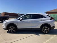 Wheels: 18 x 7J Alloy,Tires: P225/55R18,Body-Coloured Bodyside Cladding and Black Wheel Well Trim,Ra... (image 9)