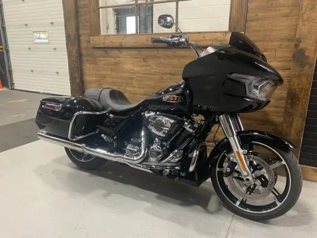 2025 Harley-Davidson Road Glide in Street, Cruisers & Choppers in Oshawa / Durham Region - Image 4