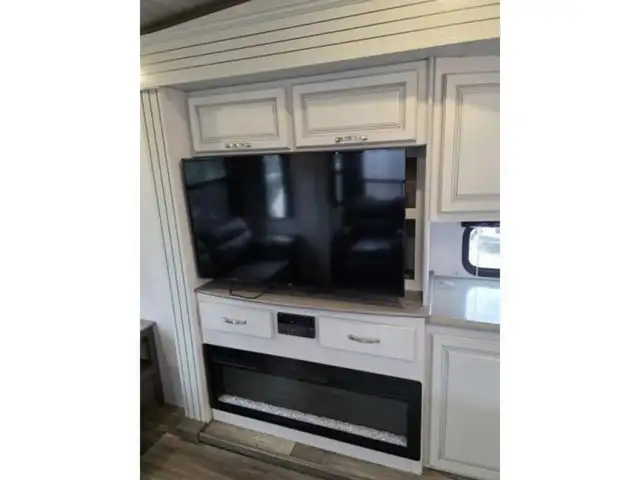 2022 Keystone RV Cougar 355FBS in Travel Trailers & Campers in Penticton - Image 13