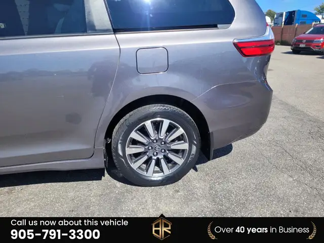 2018 Toyota Sienna LE | AWD | Power doors in Cars & Trucks in Mississauga / Peel Region - Image 51
