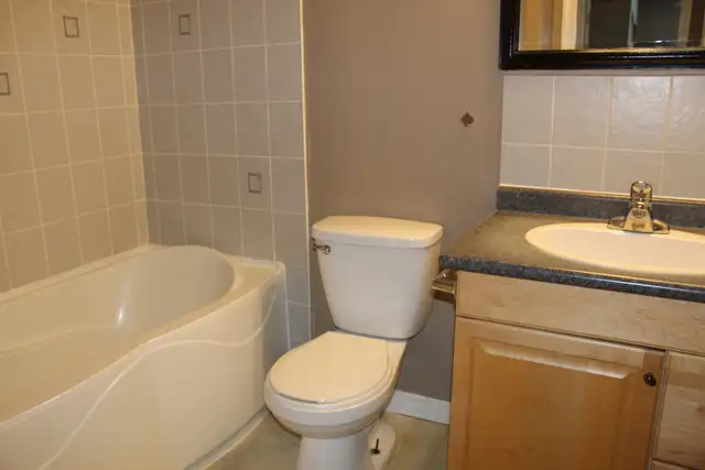 Inglewood Apartment For Rent | King's Court Apartments in Long Term Rentals in Edmonton - Image 19