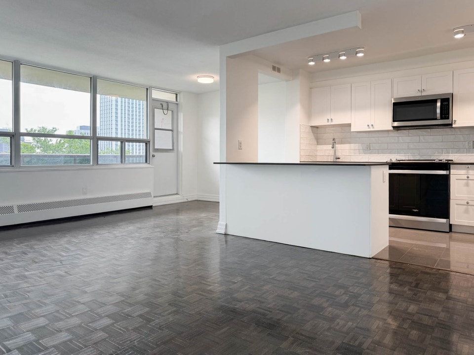 2 Bedroom Apartment for Rent - 15 Eva Rd 3