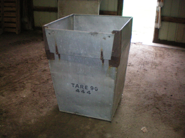 Aluminum Bin, Box, Garbage Bin, Compost Bin in Outdoor Tools & Storage in Chatham-Kent