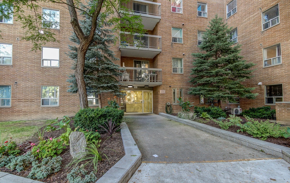 Bright & Spacious 1 bedroom Apartment 2