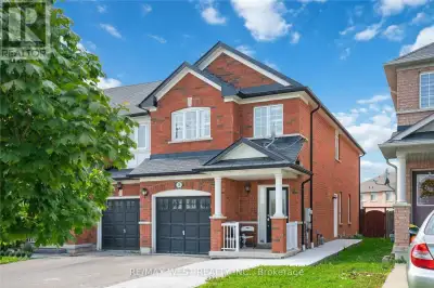This beautifully finished lower-level suite is one of the finest you'll find in sought-after Vellore...