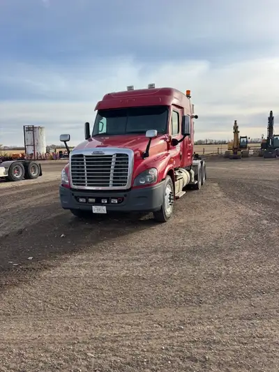 2016 Freightliner Cascadia 125 6x4 T/A Sleeper Truck Tractor. Detroit DD16 Engine, Engine Coolant He...