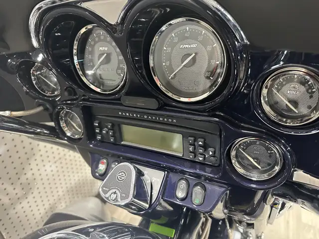 2012 Harley-Davidson CVO ULTRA LIMITED in Other in London - Image 15