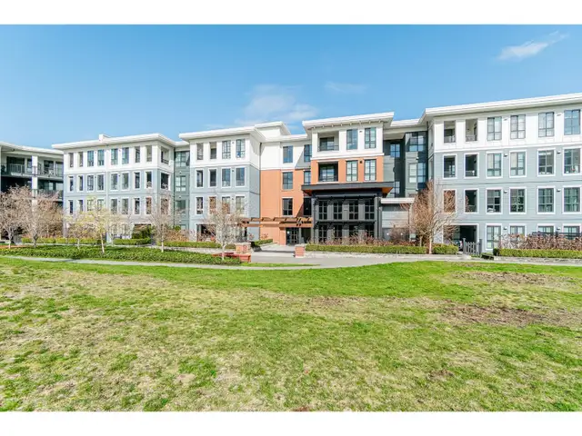 210 15138 34 AVENUE Surrey, British Columbia62864381461890122