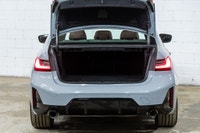 *English below* *Français:* Cette spectaculaire BMW 330e xDrive 2023 affichant 48 882 km, provenant... (image 6)