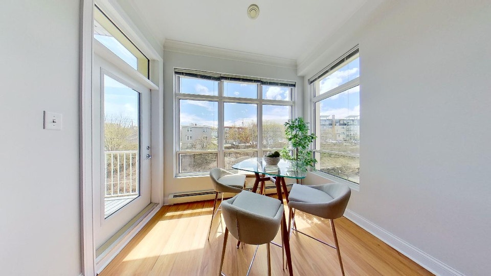 TOP FLOOR 2 bed + den/flex north end Halifax Long Term Rentals