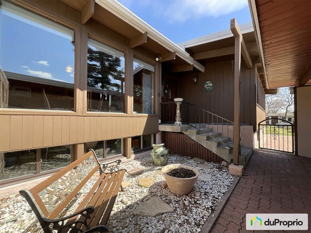 $735,000 - Bungalow for sale in Longueuil (Greenfield Park) — photo 2