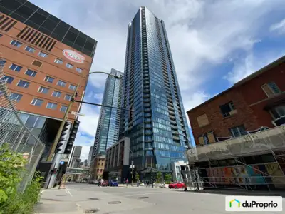 Excellent investissement au Centre Ville de Montréal - condo dans la prestigieuse Tour des Canadiens...