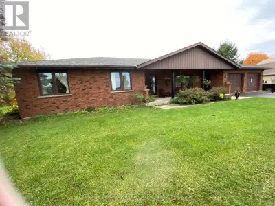Very traditional 99.5 acre Bruce County farm located between Tiverton and Port Elgin with cropland (...