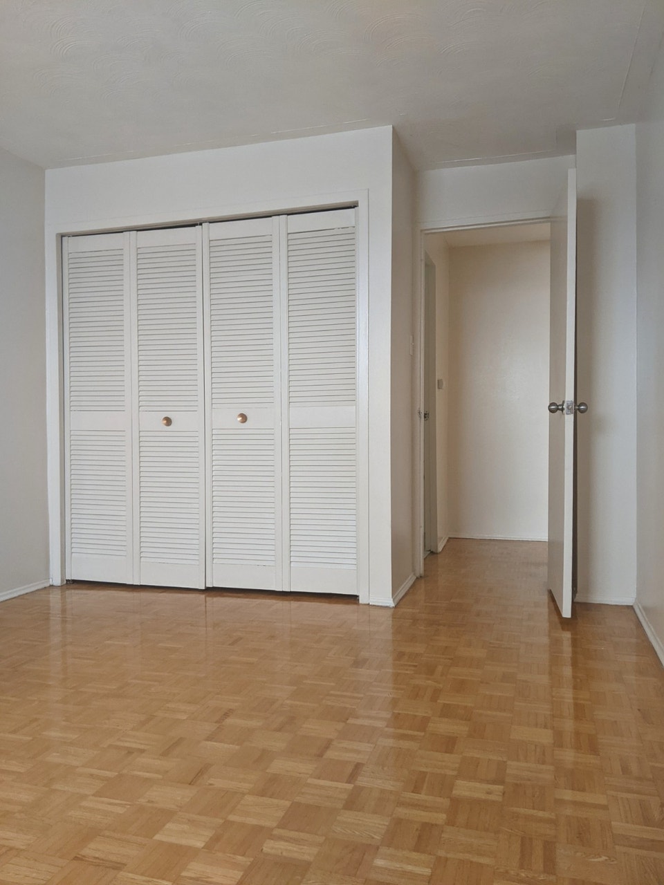 2 Bedroom Available, November $1699 4