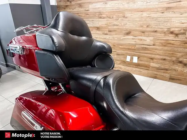 2018 HARLEY DAVIDSON FLHTK ELECTRA GLIDE LIMITED in Street, Cruisers & Choppers in Gatineau - Image 5