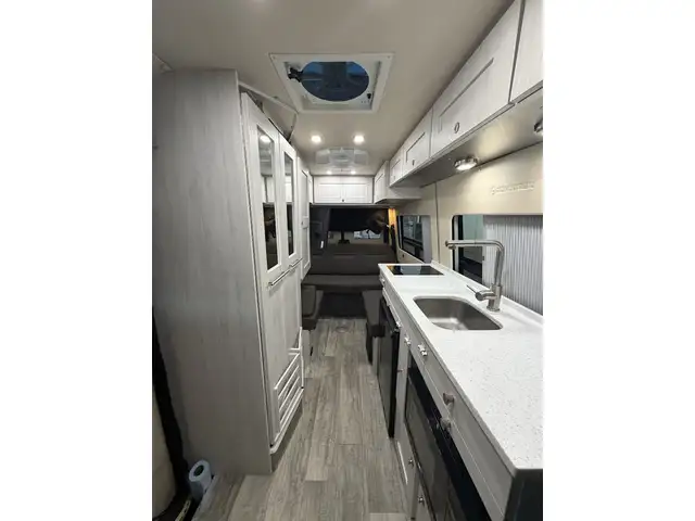 2023 Roadtrek SS Agile in RVs & Motorhomes in Windsor Region - Image 18