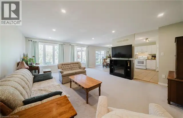 24 JOSEPH LICHTI Lane Baden, Ontario in Houses for Sale in Kitchener / Waterloo - Image 10