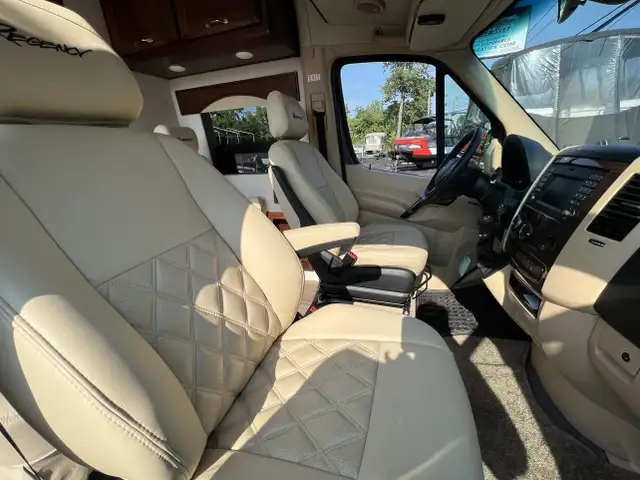 2018 Regency 3500 XALTA LX **SPRINTER MERCEDES DIESEL 4X4** in RVs & Motorhomes in Laval / North Shore - Image 23