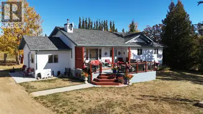 If you're dreaming of peaceful country living with all the comforts of town, this is the home for yo...