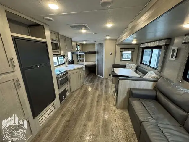 2022 ,Catalina,Coachmen RV 263BHSK in Travel Trailers & Campers in Kamloops - Image 9