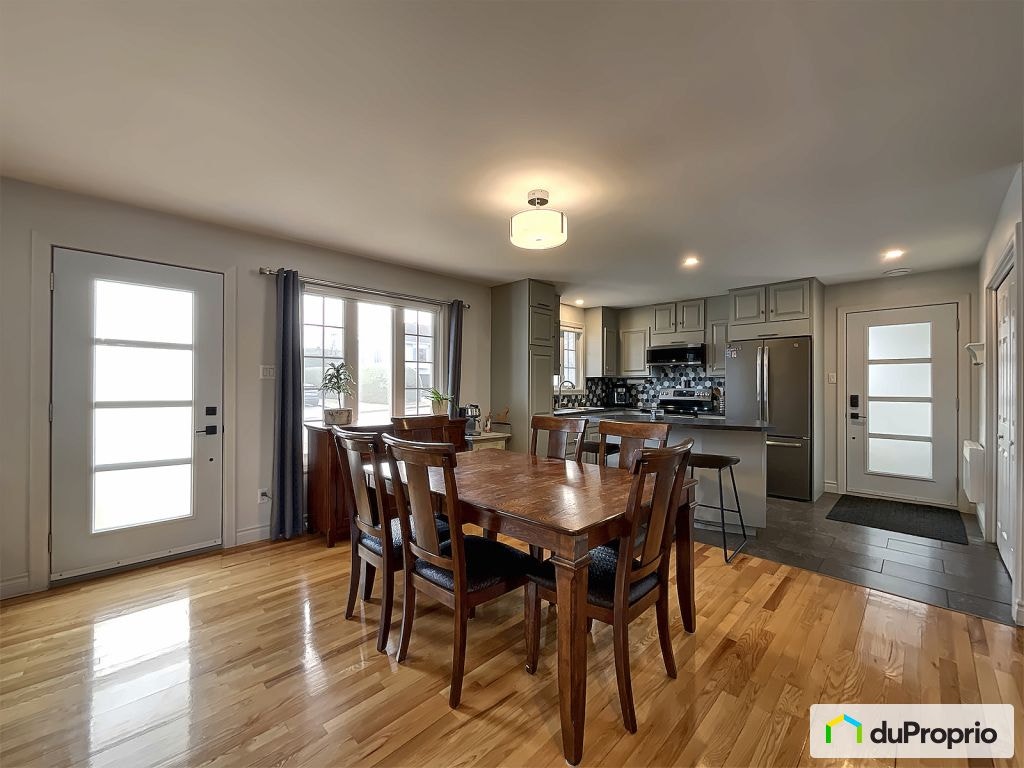 $409,000 - Bungalow for sale in Coaticook — photo 2