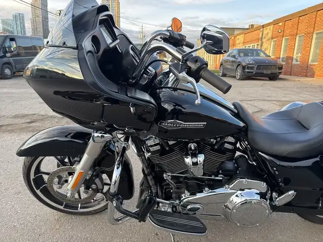 2022 Harley-Davidson Road Glide ~ ROAD GLIDE ~ 107CI ~ 2 INTO 1  in Sport Touring in City of Toronto - Image 19