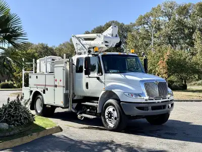 2010 International Durastar 4300 TA37s Altec Bucket 37 Foot Platform Height 600 LB Lifting Capacity...