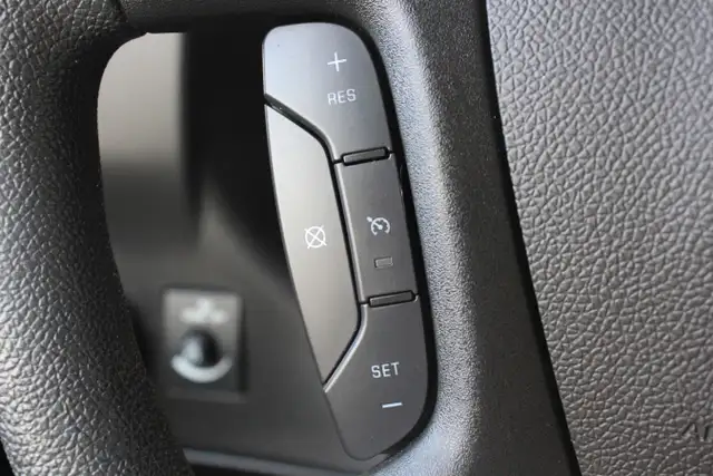 2023 GMC Savana Cargo Base in Cars & Trucks in Comox / Courtenay / Cumberland - Image 21