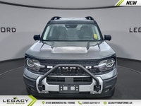 *Leather Seats, Heated Seats, SiriusXM, Apple CarPlay, Android Auto!* If you want true off-road rugg... (image 1)