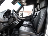 . Engine: 4 Cylinder Engine (image 8)