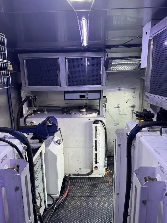 2018 PETERBILT 337 in Heavy Trucks in Calgary - Image 12