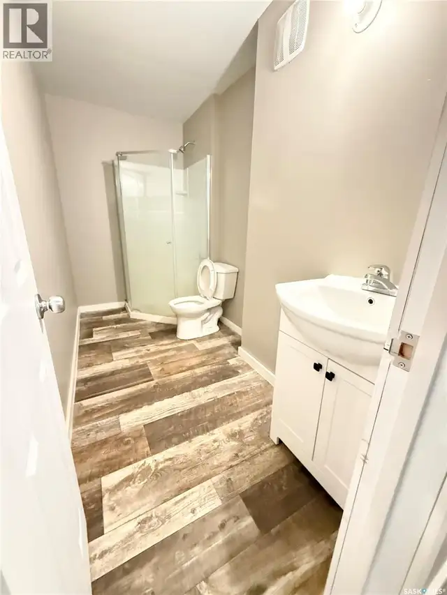 602 Barber CRESCENT Weyburn, Saskatchewan in Condos for Sale in Regina - Image 23