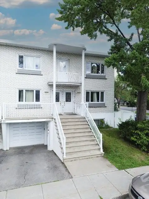 Duplex + bachelor Occ. Triple -- Très Rare à Anjou ! in Houses for Sale in City of Montréal - Image 2
