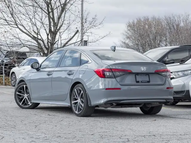 2022 Honda Civic Sedan Touring in Cars & Trucks in Oakville / Halton Region - Image 6