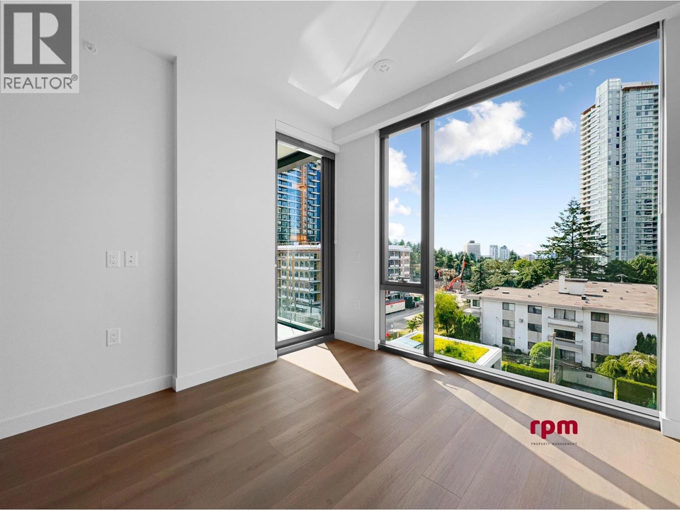 4xx 5987 WILSON AVENUE Burnaby, British Columbia 4