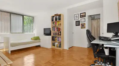 For a limited time - sign a new lease with 1/2 month free rent in the 6th and 12th month! Terms and...