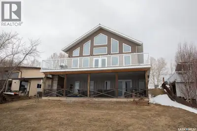 Welcome to paradise on the shores of Jackfish Lake! This stunning 4 bedroom, 3-bathroom, lakefront h...