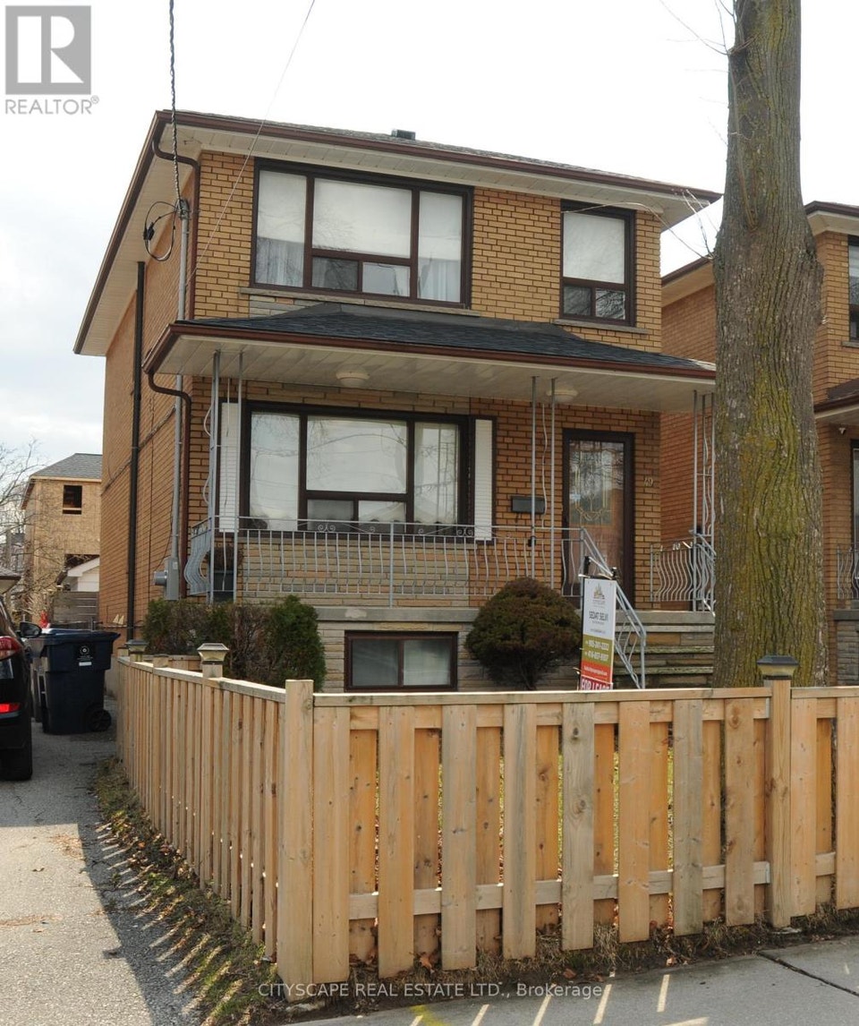 UPPER FLOOR - 49 ALGOMA STREET Toronto (Mimico), Ontario 2