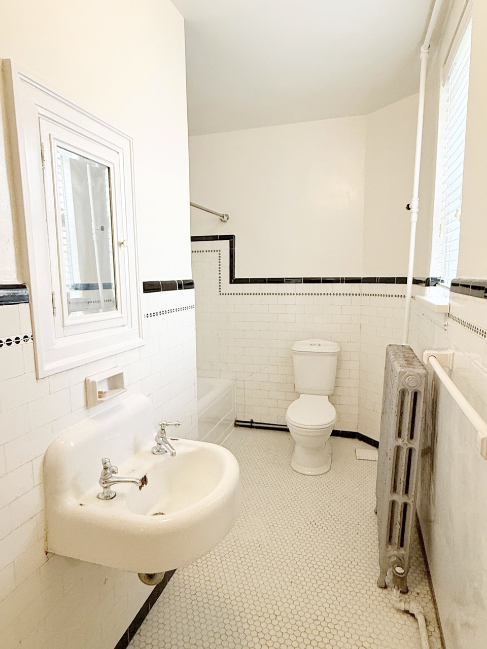 NOV 1ST!!! **HISTORICAL** 2bdrm $1499 4
