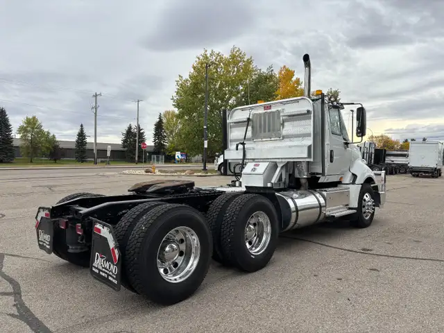 2016 International Prostar Daycab, Cummins engine, 18spd Manual in Heavy Trucks in Saskatoon - Image 6