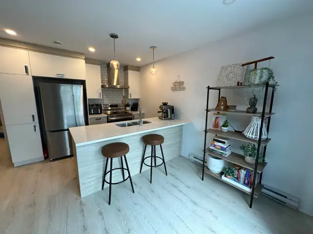 4-1/2 MODERNE À SAINT-HUBERT $1745/MOIS